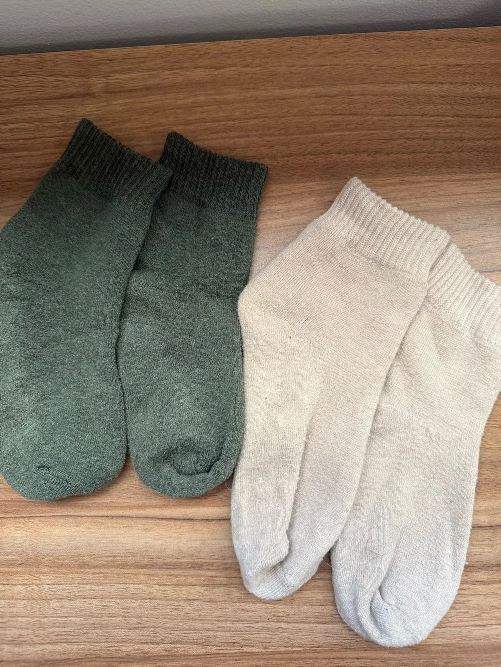 Women’s quarter Socks Duo - Olive Green & Light Beige sz M